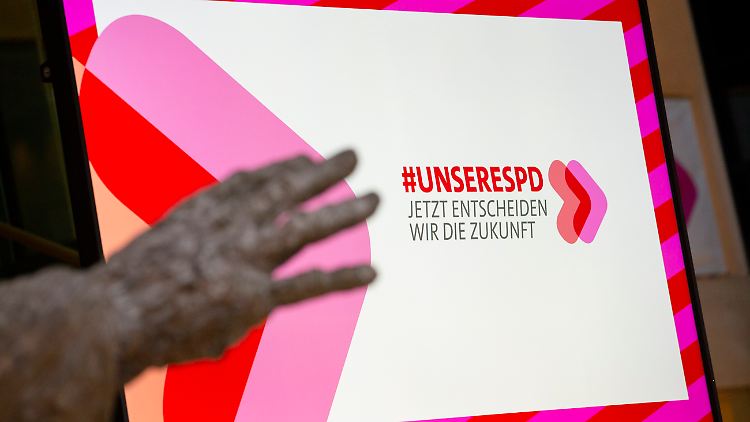 Rund 425.600 Parteimitglieder waren vom 19. bis zum 29. November aufgerufen, sich für eines der Bewerberduos zu entscheiden.