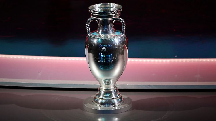 Um den EM-Pokal wird 2020 in zwölf Ländern gespielt. Für die deutsche Fußball-Nationalmannschaft wird es kein leichter Weg.
