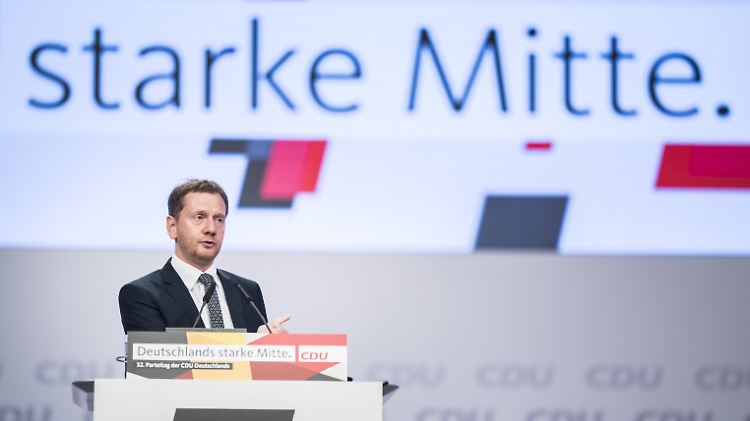 Ministerpräsident Kretschmer - hier auf dem CDU-Parteitag vor einer Woche - will künftig mit Grünen und SPD regieren.