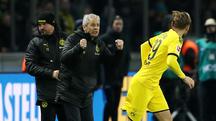 BVB-Coach Lucien Favre fieberte emotionaler mit als sonst, ging es beim Sieg über Hertha BSC doch auch um sein Traineramt.