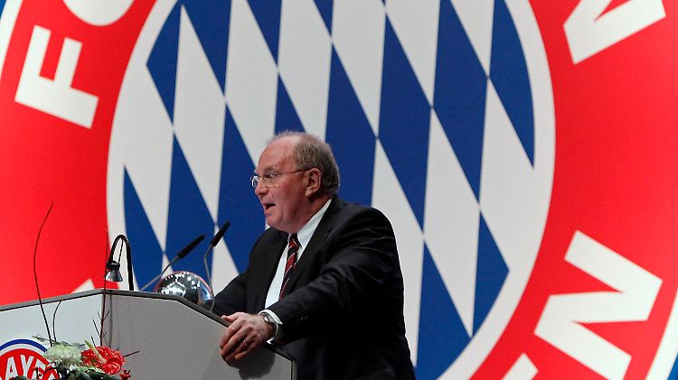 Uli Hoeneß bei der Jahreshauptversammlung des FC Bayern.