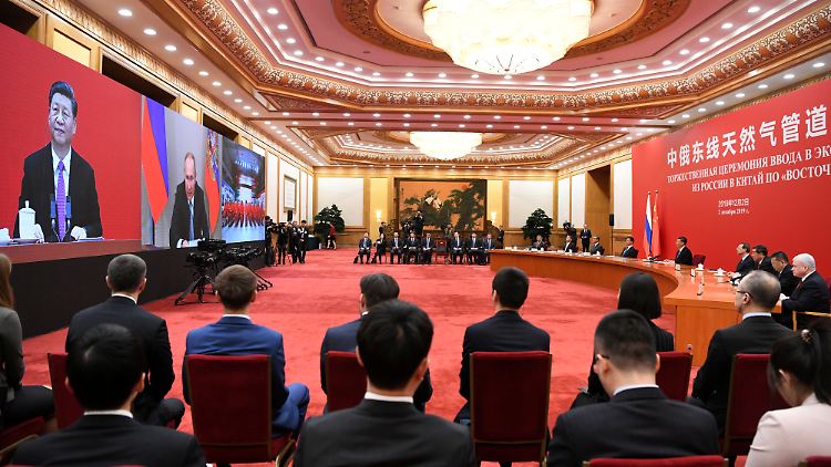 Chinas Staatschef Xi und Russlands Präsident Putin haben Sila Sibiri per Videobrücke in Betrieb genommen.