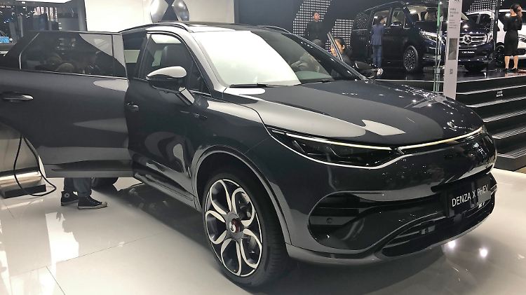 Der Denza X ist ein SUV, das es mit Plug-in-Hybrid aber auch vollelektrisch gibt.