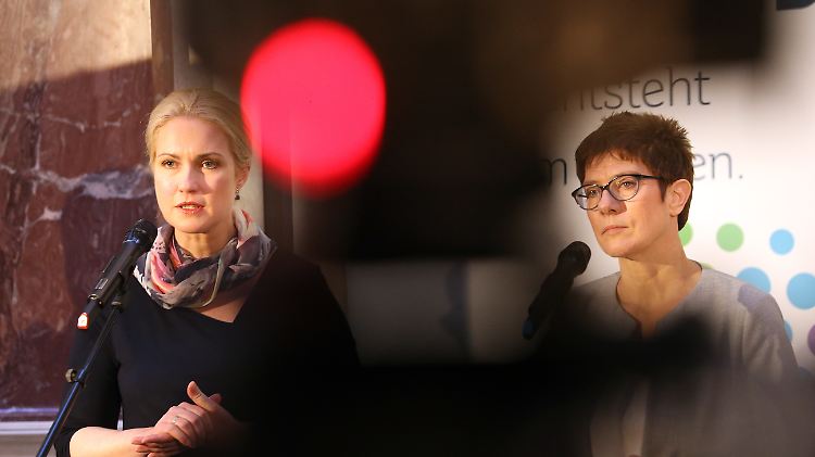 In der aktuellen Debatte um die Grundrente liegen Welten zwischen ihnen: Manuela Schwesig (links) und Annegret Kramp-Karrenbauer.