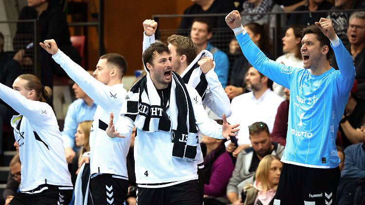 Der THW Kiel erreicht als drittes Team das Final Four und kann wie im Vorjahr den deutschen Handball-Pokal gewinnen.