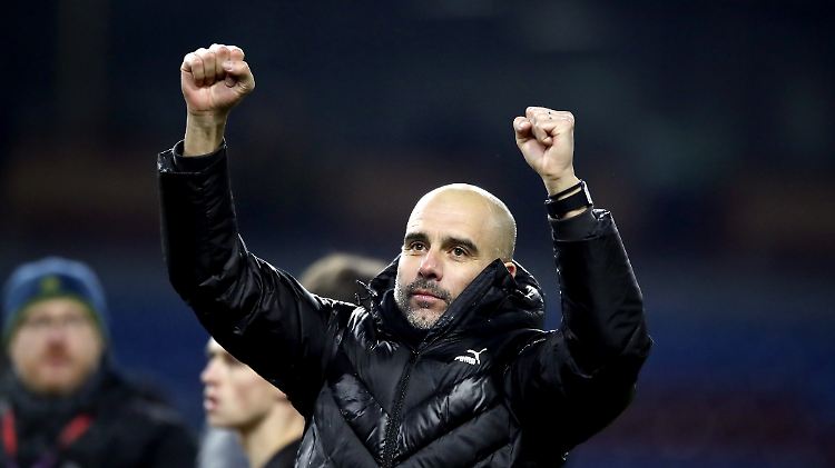 City-Coach Josep Guardiola feiert einen 4:1-Sieg seiner Jungs - und die zwischenzeitliche Rückkehr auf Platz zwei der Tabelle.