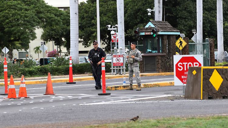 Ein Matrose hat auf dem US-Militärstützpunkt Pearl Harbor-Hickam auf Hawaii zwei Zivilisten getötet.