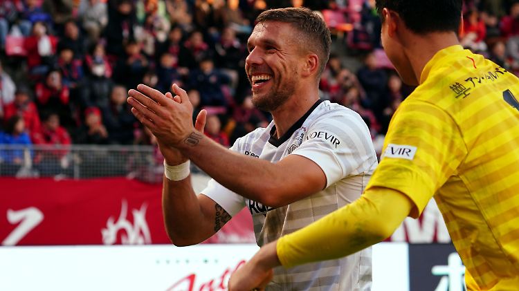 Die fußballerische Zukunft von Lukas Podolski ist noch nicht geklärt.