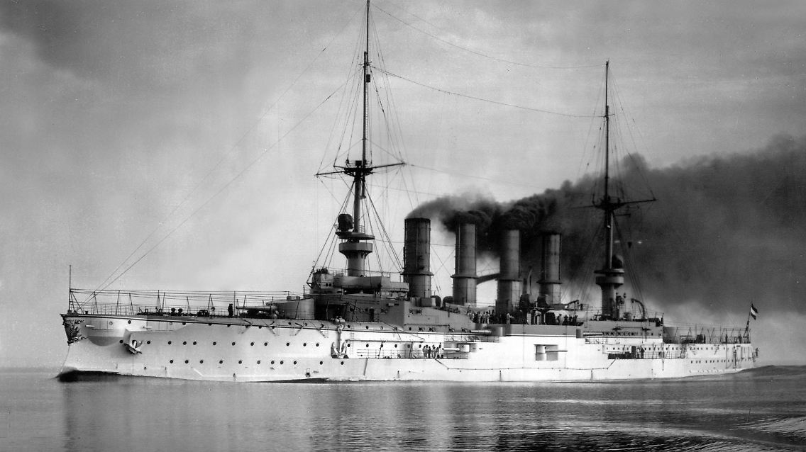 So sah die "SMS Scharnhorst" vor mehr als hundert Jahren aus.