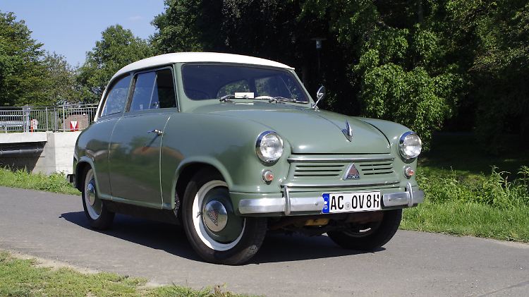 Optisch erinnert der Lloyd LP 400 schon an den Trabant P50, der 1958 in der DDR das Licht der Welt erblickte.