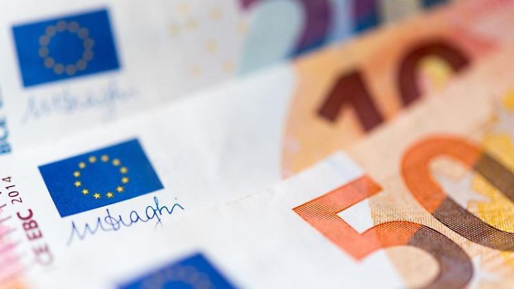 Pflege- und Heimkinder haben bald mehr von ihrem selbst verdientem Geld.