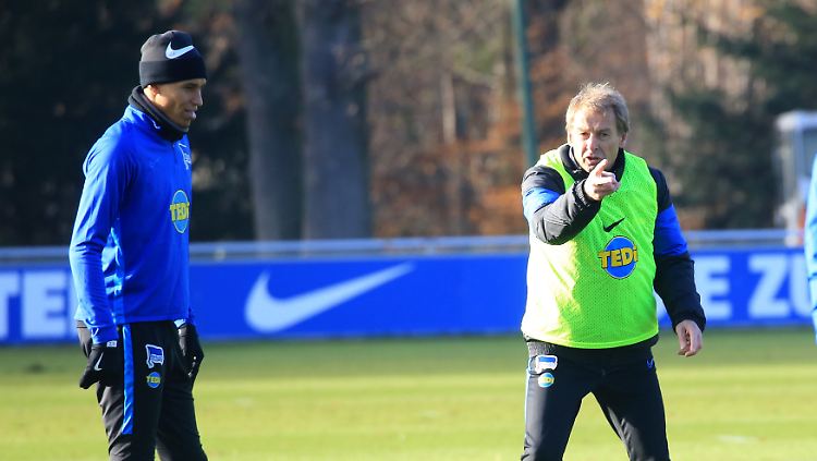 Da geht's lang: Jürgen Klinsmann will mit Hertha BSC einen neuen Weg einschlagen.