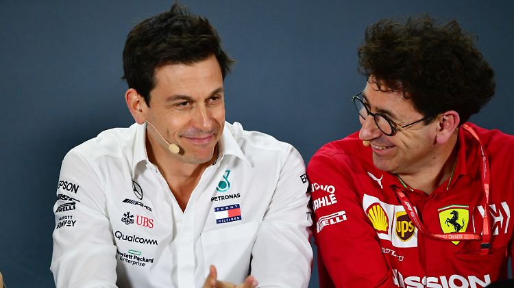 Toto Wolff erklärt, warum sein Mercedes-Team die Konkurrenz, allen voran Ferrari, abgehängt hat.