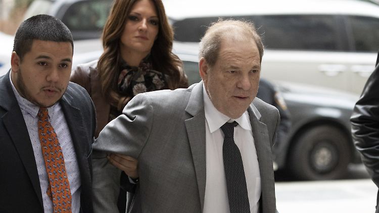 Bei einem Gerichtstermin wirkt Harvey Weinstein sichtlich angeschlagen. 