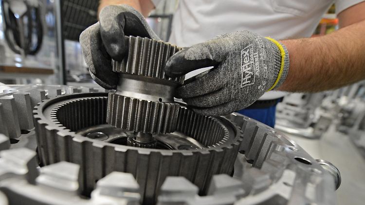 Im Metall- und Maschinenbau werden bereits Stellen abgebaut.