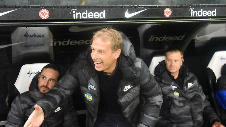 Jürgen Klinsmann strahlt und strahlt. 