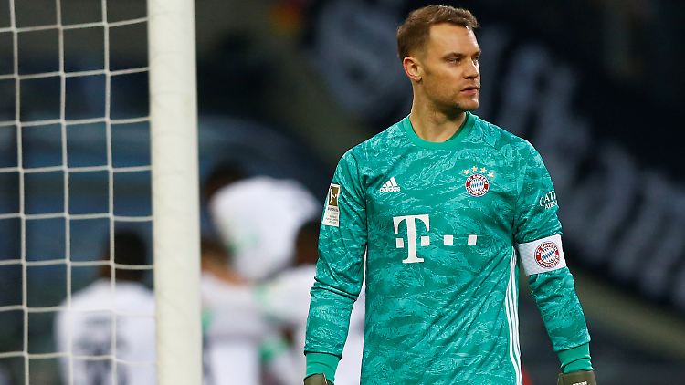 Bayerns Kapitän Manuel Neuer war beim Tor der Gladbacher durch Ramy Bensebaini machtlos.