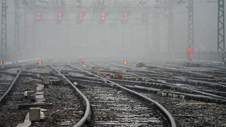 Seit Donnerstag ruht der Fernverkehr in Frankreich fast vollständig. 