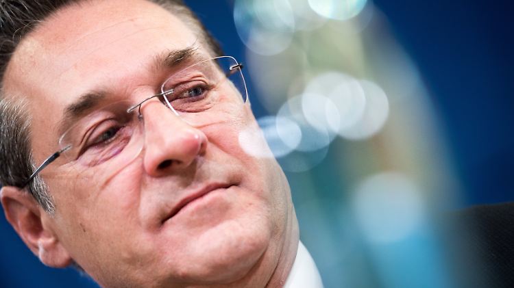 Und ewig lockt der Oligarch: Ex-FPÖ-Chef Strache muss sich mit neuen Vorwürfen herumschlagen.