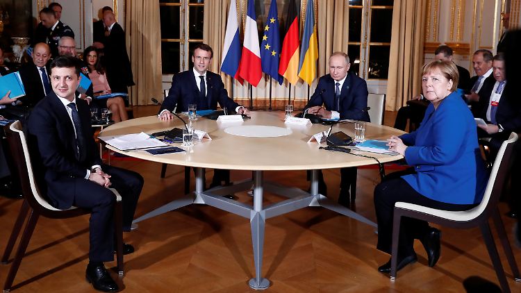 Er würde sogar mit dem kahlköpfigen Teufel über den Frieden in der Ukraine verhandeln: Selenskyj bringt Putin in Zugzwang.