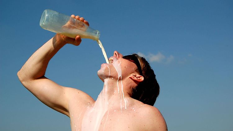 Milch ist ein gehaltvolles Nahrungsmittel.