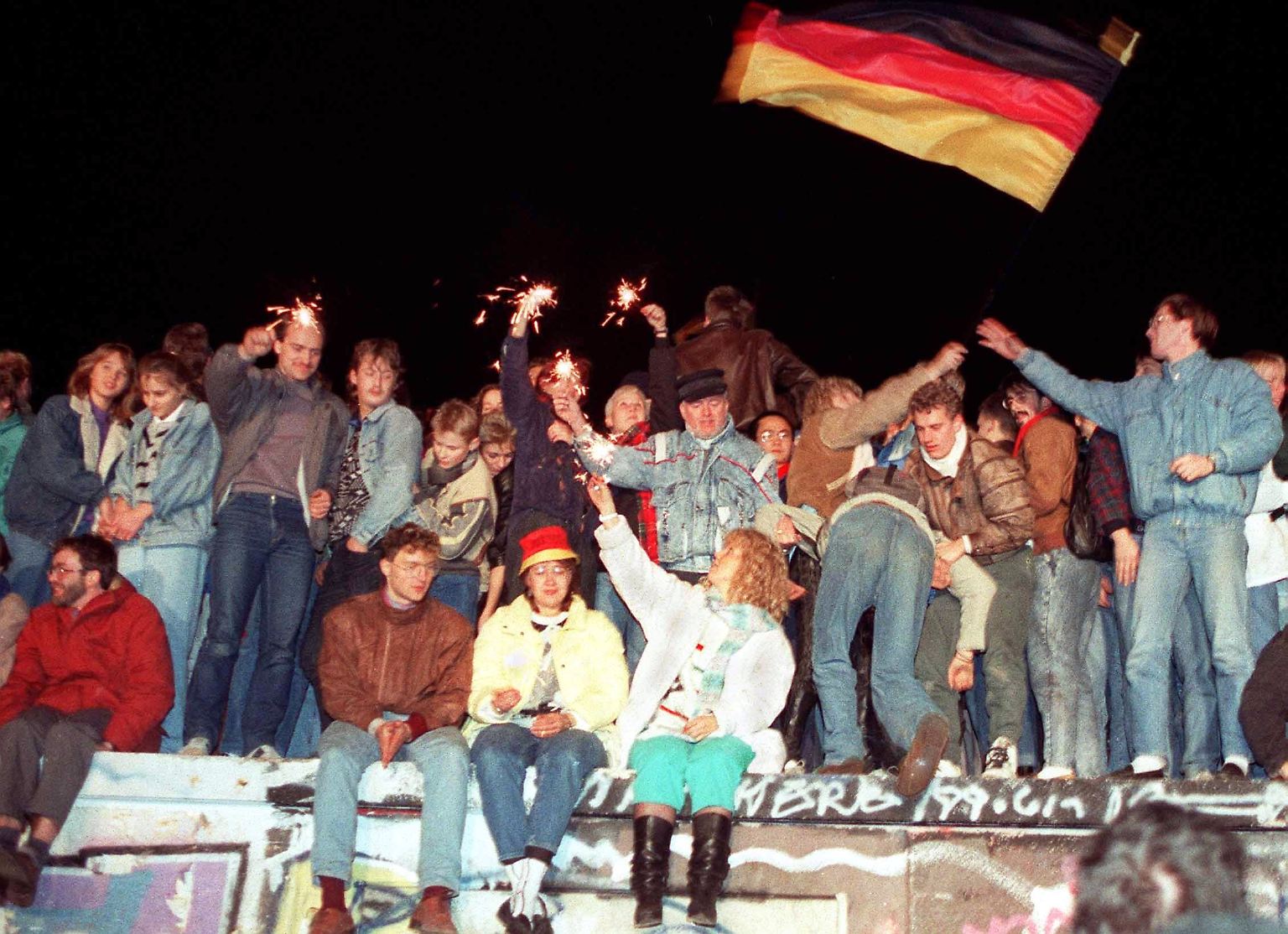 Es ist 1989, das Jahr des Mauerfalls. Die ganze Welt ...