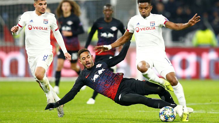 Ein umkämpftes Duell in Lyon.