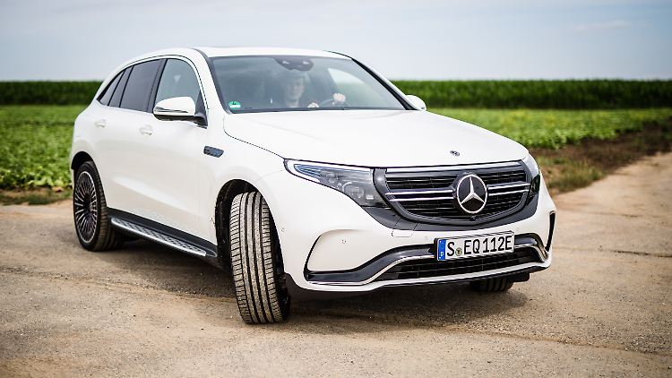 SUV gibt es auch als E-Auto: Mercedes-Benz EQC.