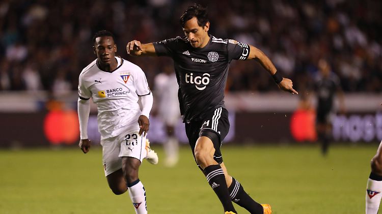 Roque Santa Cruz schoss sein Team wieder in die Copa Libertadores, die Champions League Südamerikas.