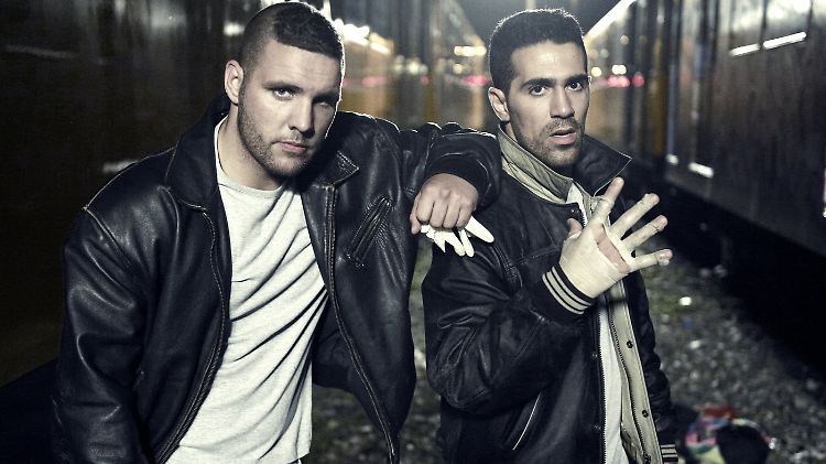 Früher verstanden sie sich mal, heute sind sie sich spinnefeind: Fler (l.) und Bushido (in einer Szene des Films "Zeiten ändern dich").