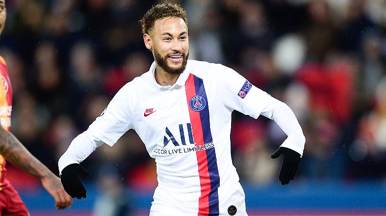 So unglücklich sieht er doch gar nicht aus: Neymar.