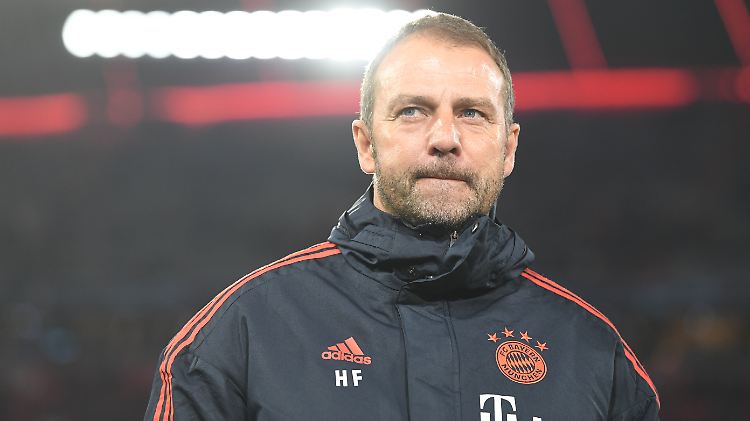 Muss um seinen Posten als Trainer beim FC Bayern bangen: Hansi Flick.