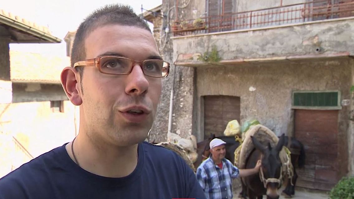 Maultiere Italien Müll.JPG