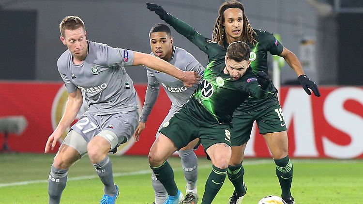 Unter anderem dürfen Renato Steffen und Kevin Mbabu für die Wölfe ran.