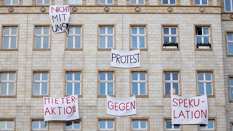 Die rasant steigenden Mieten in Berlin und anderen Metropolen treiben die Politik seit Jahren vor sich her.