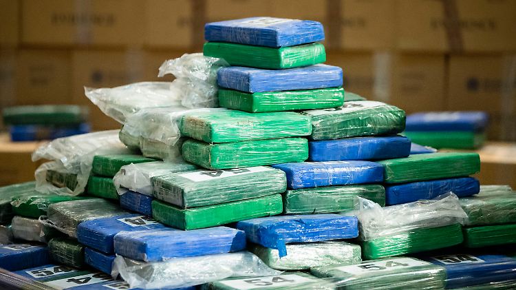 98 Kilo Drogen soll der AfD-Poltiker nach Deutschland geschmuggelt haben.