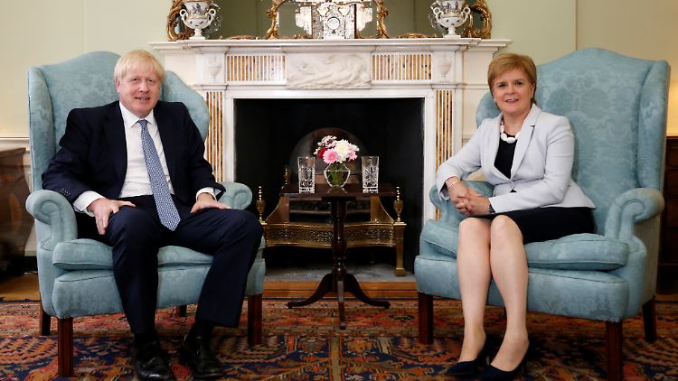 So gemütlich wie bei Johnsons Besuch bei Sturgeon im Juli dürfte es in den kommenden Monaten nicht mehr zwischen beiden zugehen.