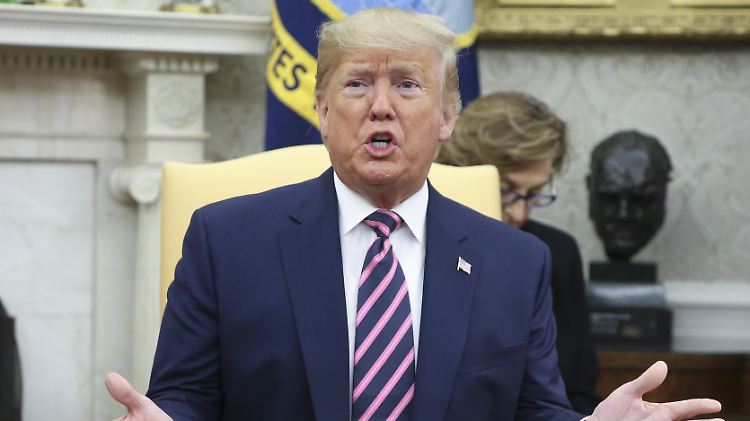 Der Geheimdienstausschuss hat Finanzdokumente von Trump, seiner Firmen und Angehörigen angefordert.