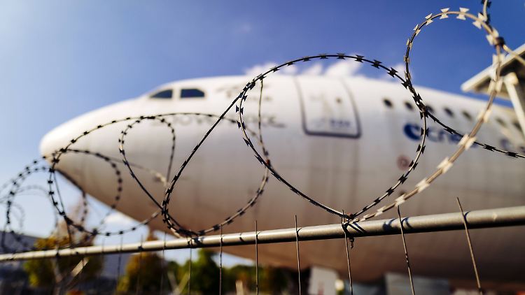 Ein Abschiebeflug wird für die Beamten zur Extremsituation.