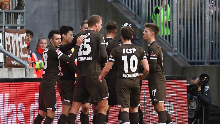 Der FC St. Pauli darf nach acht sieglosen Spielen mal wieder einen Sieg bejubeln.