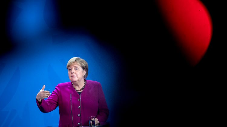 Kanzlerin Merkel will im Ausland Fachkräfte finden, die bereit sind, nach Deutschland zu kommen.