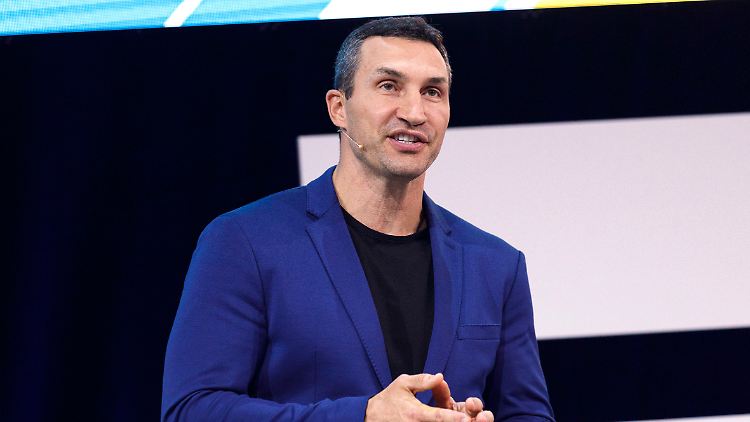 Zuletzt stand Klitschko im April 2017 als Boxer im Ring, sein letzter Sieg gelang ihm im April 2015.