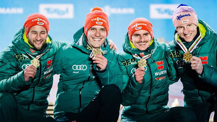 Von links: Das deutsche Skisprung-Team Markus Eisenbichler, Stephan Leyhe, Richard Freitag und Karl Geiger.