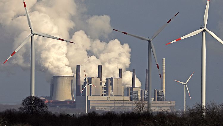 Zunächst war geplant, dass der CO2-Preis 2021 nur auf zehn Euro steigt.