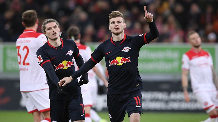Timo Werner zeigt es an: In sechs Bundesliga-Spielen in Folge hat er (mindestens) ein Tor erzielt.
