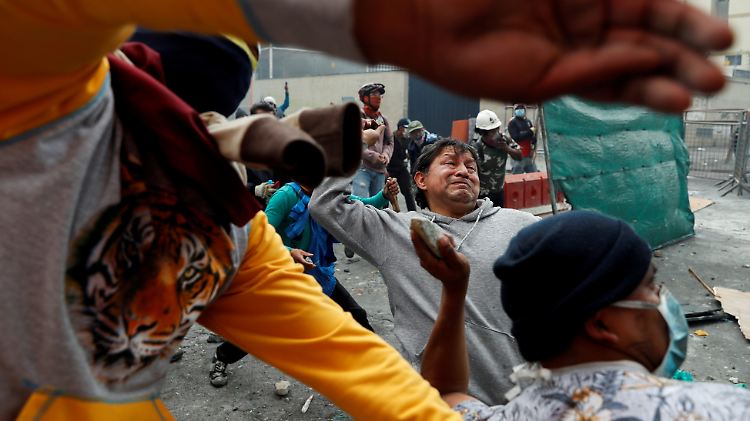 Im Oktober kam es in der Hauptstadt Quito zu tagelangen Ausschreitungen gegen die Sparpolitik der Regierung.