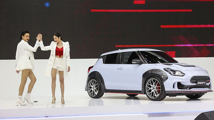 Mit einem Suzuki Swift Extrem Concept ziehen die Japaner die Aufmerksamkeit auf der Autoshow in Thailand auf ihren Stand.