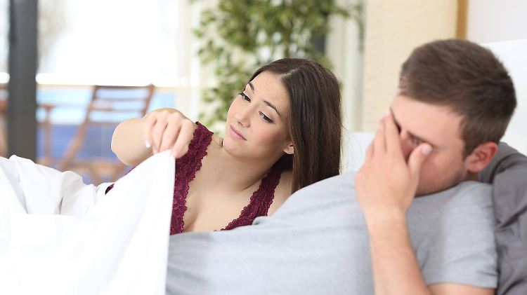 Wer so einen Blick von seiner (Sex-)Partnerin erntet, wenn's mal nicht klappt, darf berechtigte Zweifel daran haben, ob diese Beziehung wirklich für die Ewigkeit gemacht ist.