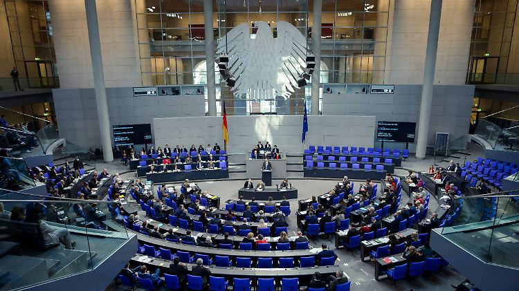 Der Bundestag ist so groß wie nie zuvor.