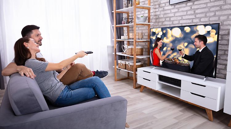 Besonders groß ist die Auswahl an guten und günstigen TV-Geräten in der 50-Zoll-Klasse.
